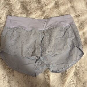 Lululemon Speed Up Low Rise 2.5’
Color Lavander